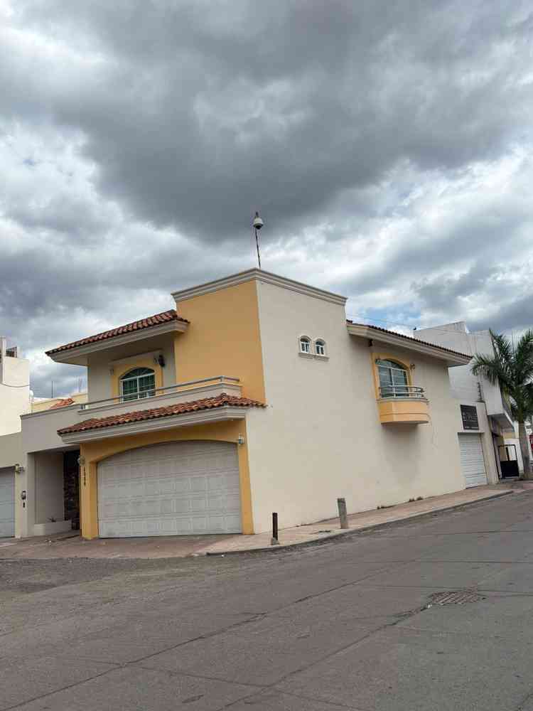 casa en venta_en renta avenida san juan diego villa del real culiacan rosales sinaloa pKWie26